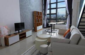 Private Duplex Loft Skyline Views Ekocheras Mall